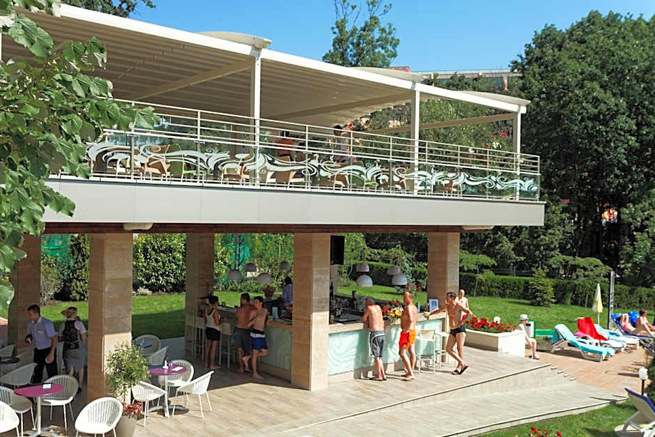 Kristal Hotel - All inclusive - Fully renovated