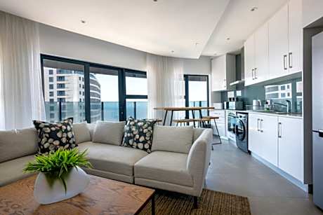 Opulent Oceans Apartment 2505 with Sea Views
