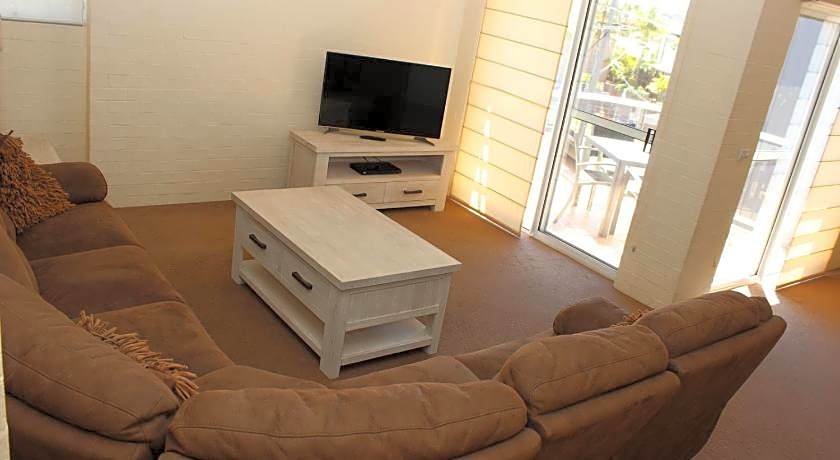 Mollymook Cove Apartments