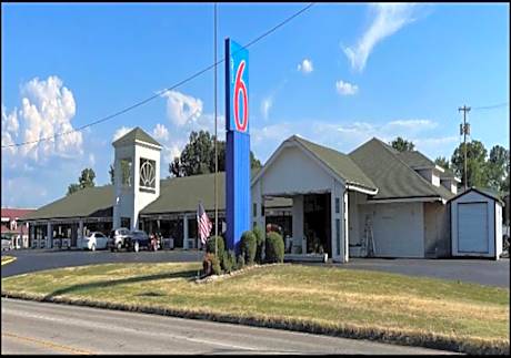 Motel 6-Sallisaw, OK