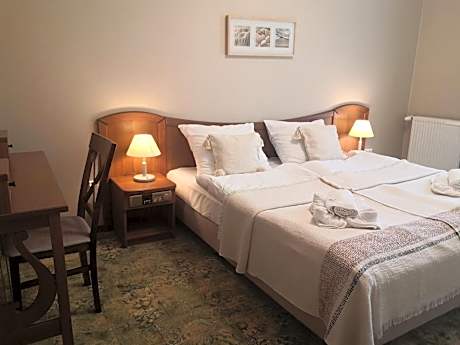 Apartment (4 Adults)