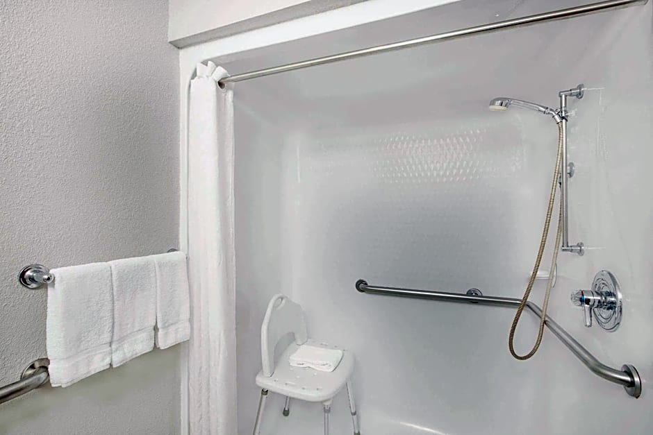 MICROTEL Inn and Suites - Ames