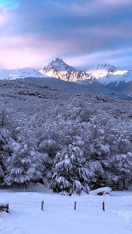 CabaÃ±as Del Martial