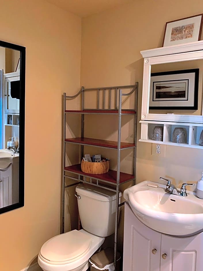 The Fraser River's Edge B&B Lodge