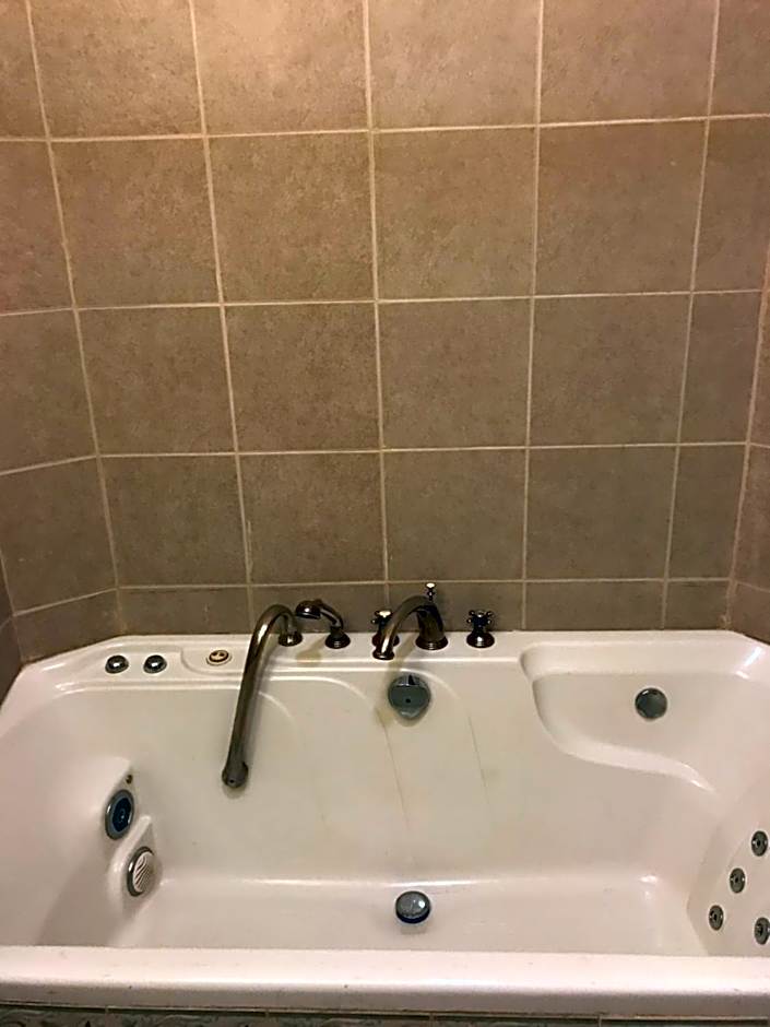 Waterbury Big Apple Motel