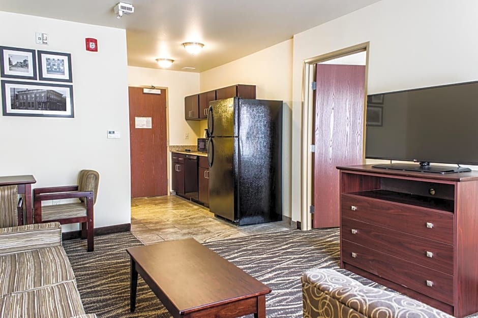 Cobblestone Hotel & Suites - Chippewa Falls