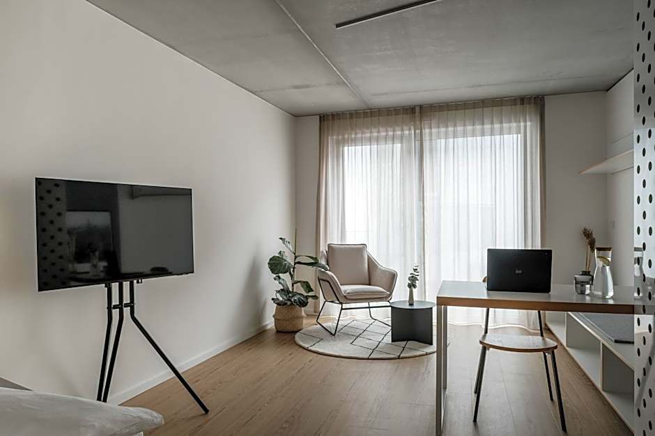 CLOUD N°7 STUDIOS