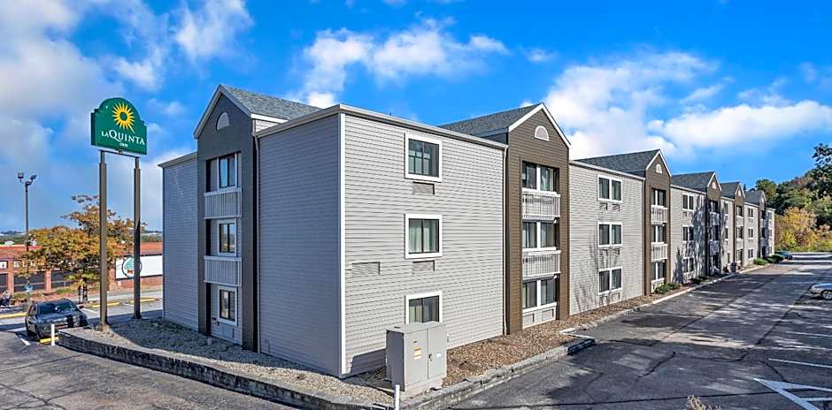 La Quinta Inn & Suites by Wyndham Cleveland Independence