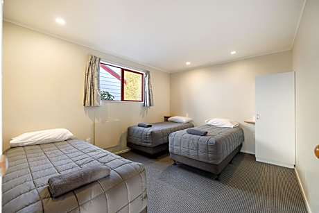 Superior 2 Bedroom Unit - Sleeps 6