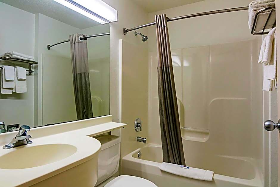 Motel 6-Sycamore, IL