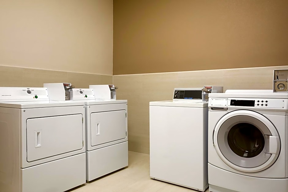 Holiday Inn Express & Suites - McAllen - Medical Center Area By IHG
