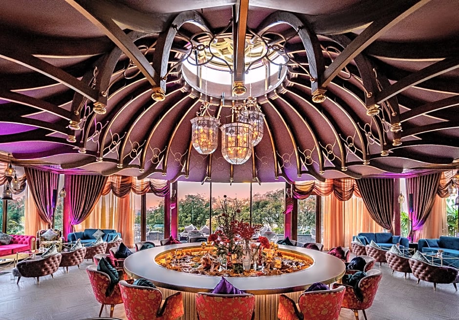 An Lam Retreats Saigon River