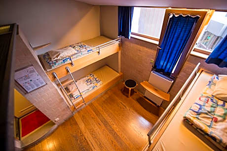 Quadruple Room with Private Bathroom