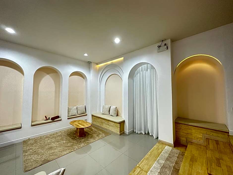 มินิมอลโฮลเทล