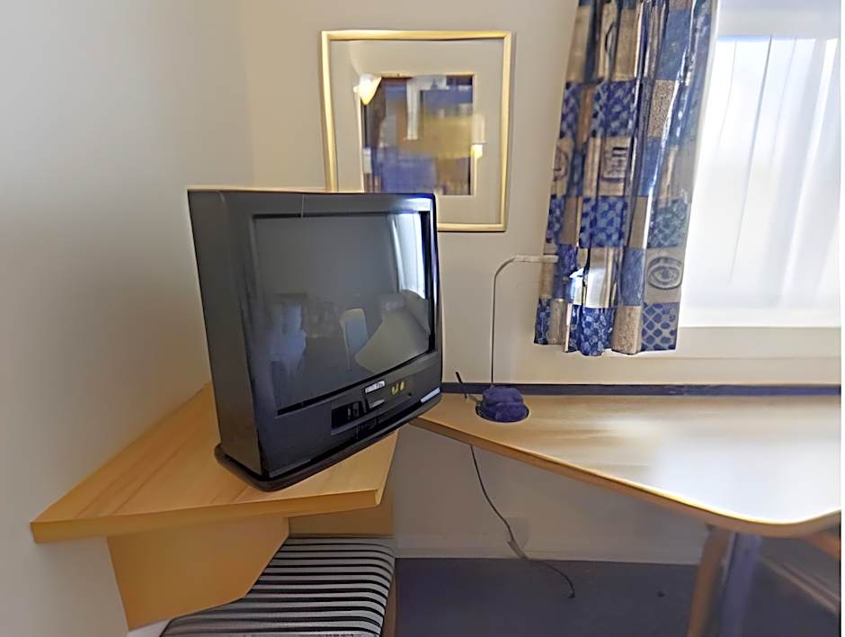 Holiday Inn Express Oxford Kassam Stadium By IHG