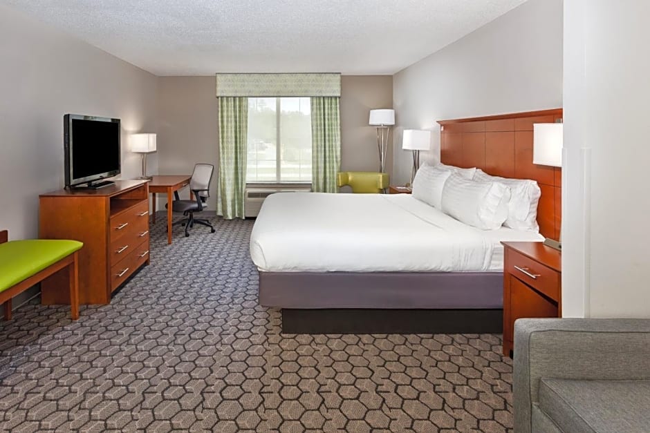Holiday Inn Express Phenix City-Fort Benning, an IHG Hotel