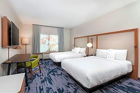 Queen Room with Two Queen Beds and Roll-In Shower - Mobility Access/Hearing Accessible