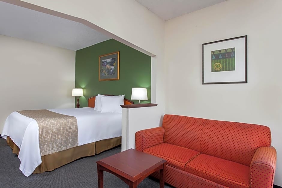 Travelodge by Wyndham Port Wentworth Savannah Area