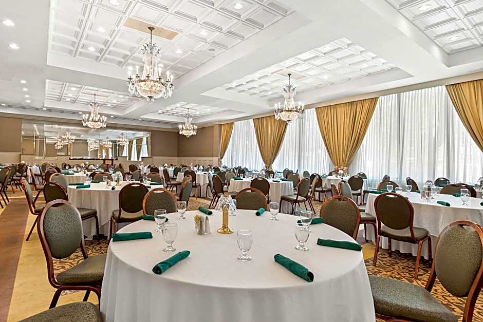 Genetti Hotel, SureStay Collection by Best Western