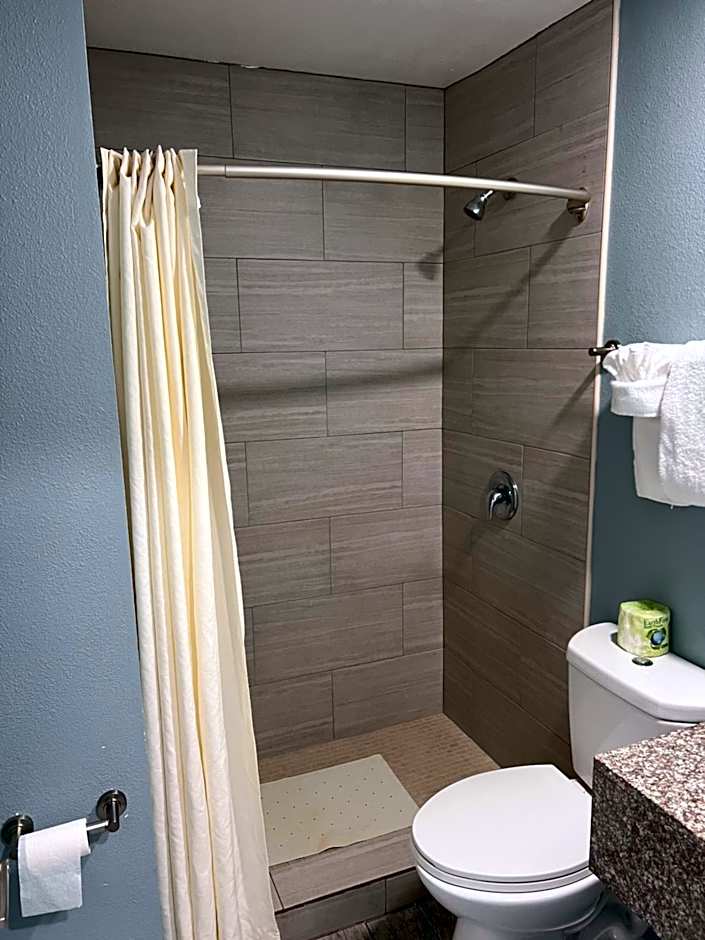 Surf City Inn & Suites