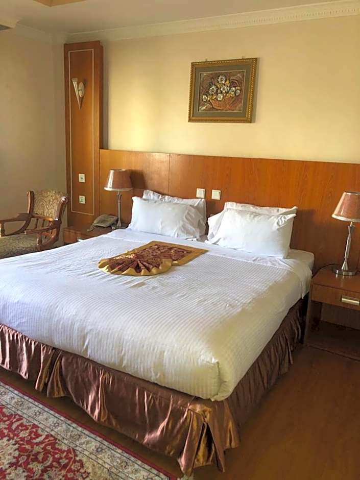 Emmad Furnished Hotel