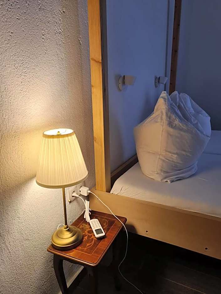 Jetpak Alternative Eco Hostel