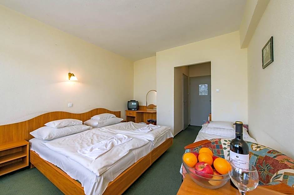 Photo 1 of 37 of Hotel Nostra