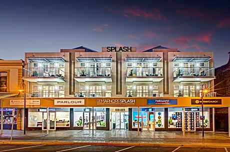 Semaphore Splash Apartments