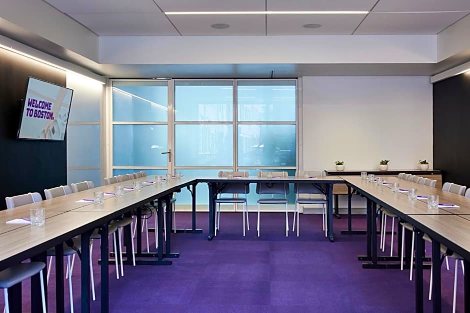 YOTEL Boston