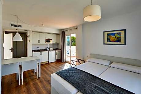 Large Terrace Studio