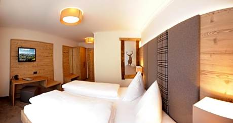 Classic Double Room with Balcony