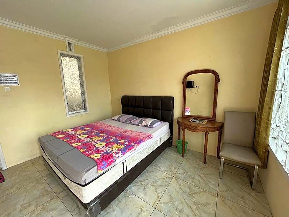 OYO LIFE 92844 Penginapan Cibodas