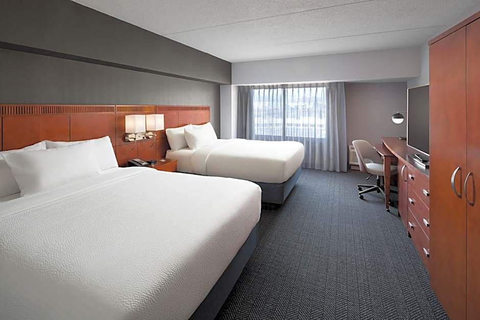 Courtyard by Marriott Shelton