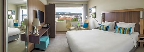 Room, 1 King Bed, Courtyard View