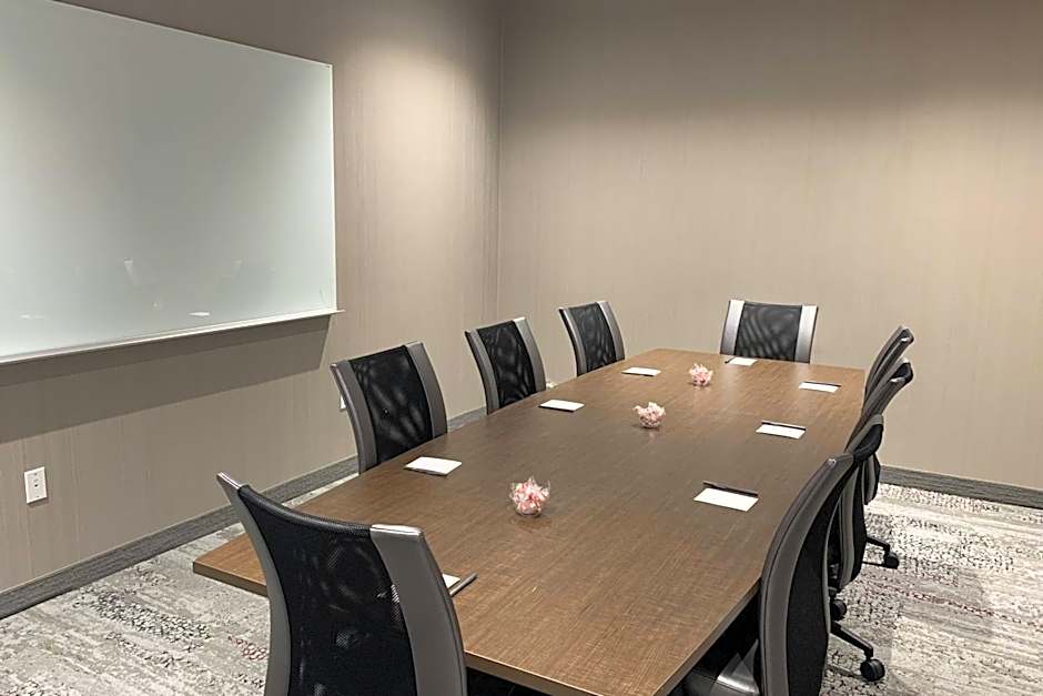 Courtyard by Marriott North Brunswick