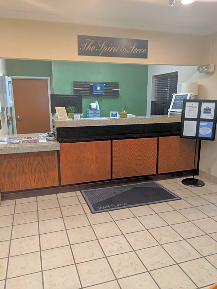 AmericInn by Wyndham Davenport