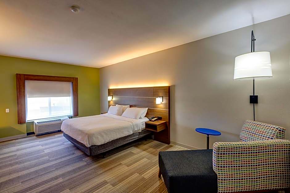 Holiday Inn Express & Suites Shelbyville Indianapolis by IHG
