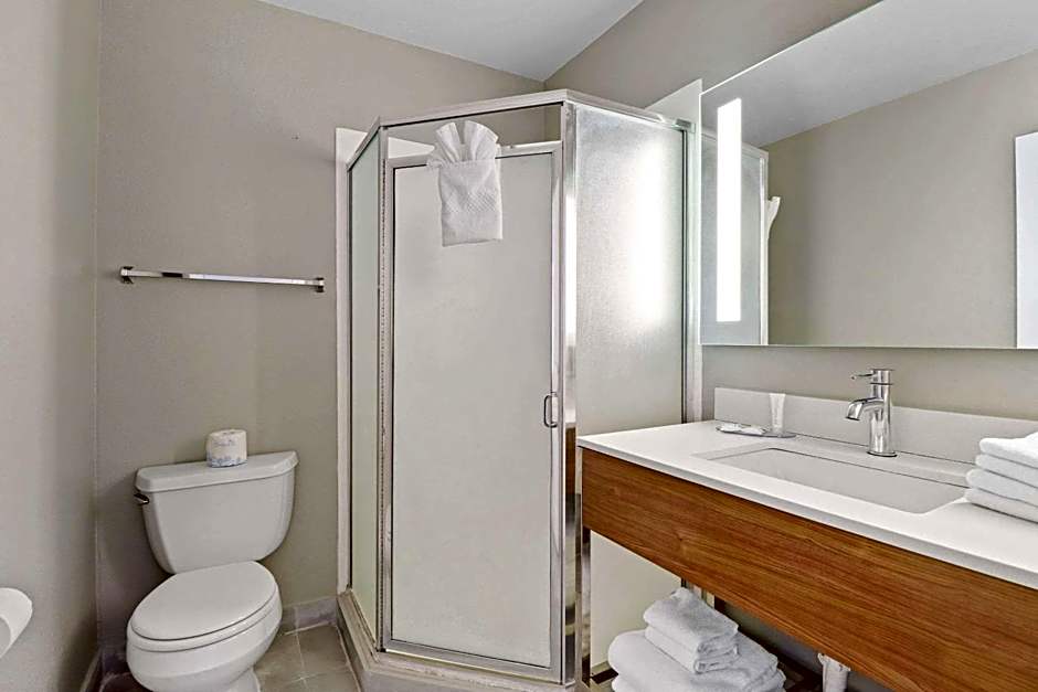 Clarion Pointe Ridgecrest Near China Lake Naval Station