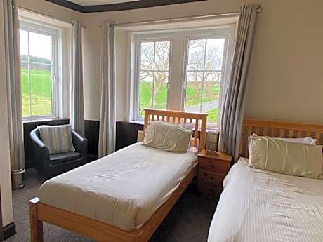 Twin Room with Bathroom