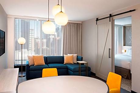 1 Bedroom Suite, 1 King, Sofa bed