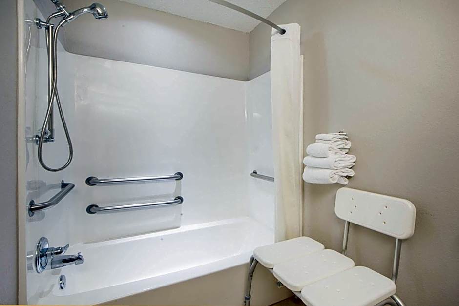 Microtel Inn & Suites By Wyndham Claremore