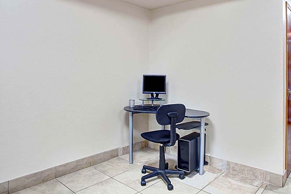 Super 8 by Wyndham Knoxville East