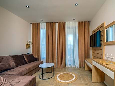 Deluxe Apartment with Seaview