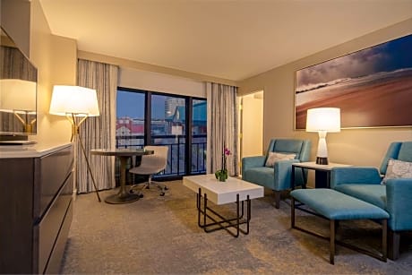 Channelside One Bedroom, Club lounge access, Suite