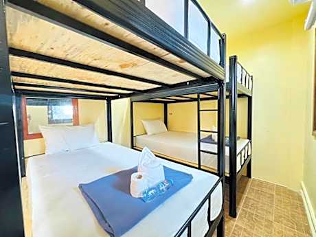 Bed in 4-Bed Mixed Dormitory Room