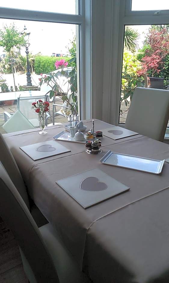 Min y Don Guest House