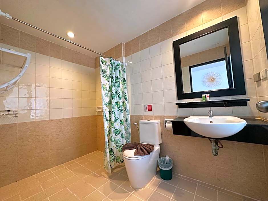 Hotel Baya Phuket - Rooftop Pool, Next to Food Market & Steps to Beach