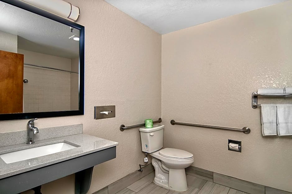Quality Inn & Suites
