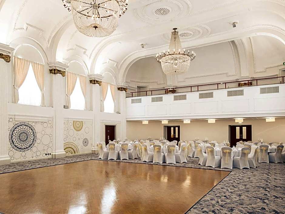 Bristol Grand Hotel By Sunday