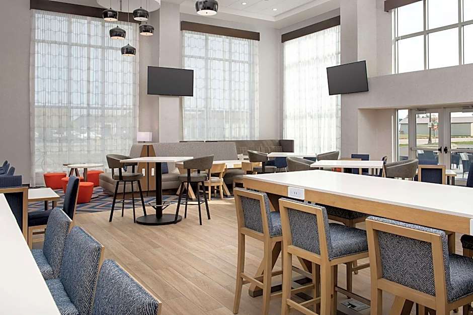 Hampton Inn By Hilton Warroad